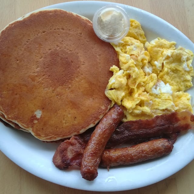 2 Pancake Special (2 Eggs, 2 Bacon & 2 Sausages).