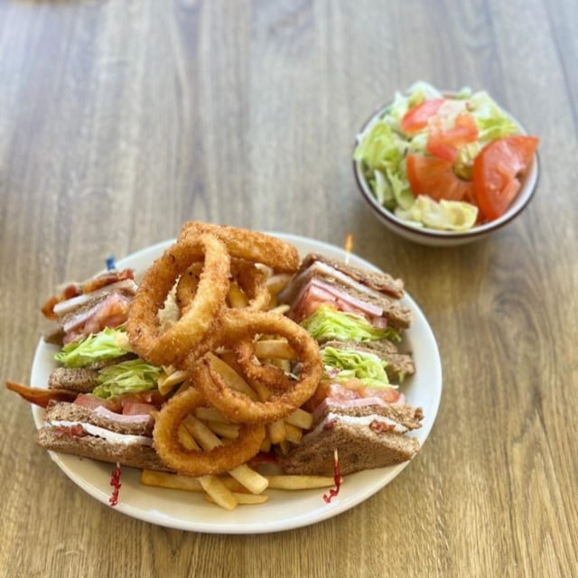 Club Sandwich Dinner.